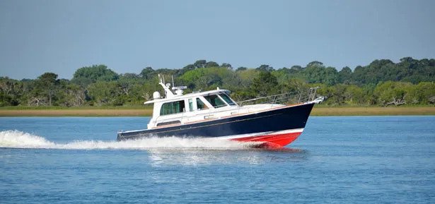 MARINE ENGINE OIL: UNDERSTANDING WHAT IT IS AND HOW TO SELECT THE RIGHT OIL FOR YOUR MARINE ENGINE