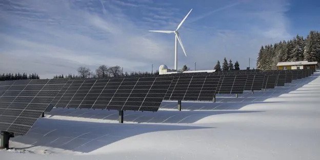 LUBRICATION FOR RENEWABLE ENERGY: ADDRESSING THE DEMANDS OF WIND AND SOLAR POWER INFRASTRUCTURE